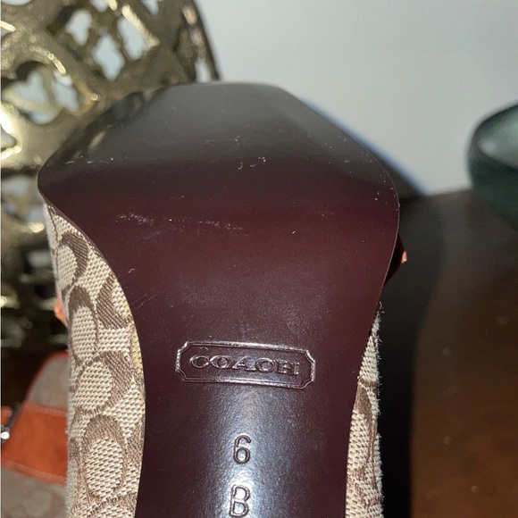 Coach "Lizzie" fabric and leather heels size 6 - Picture 6 of 6